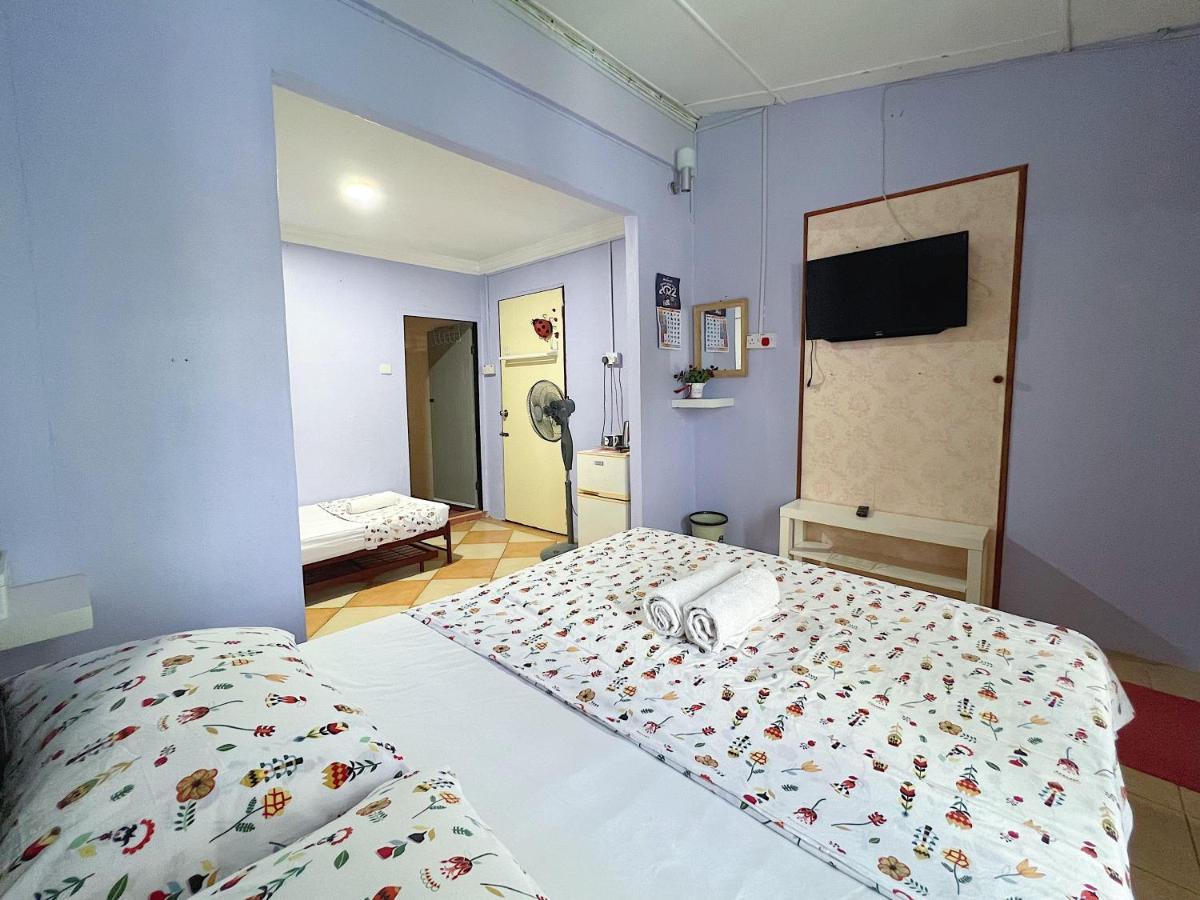 Merdeka Guest House 2 Kuching Exterior photo