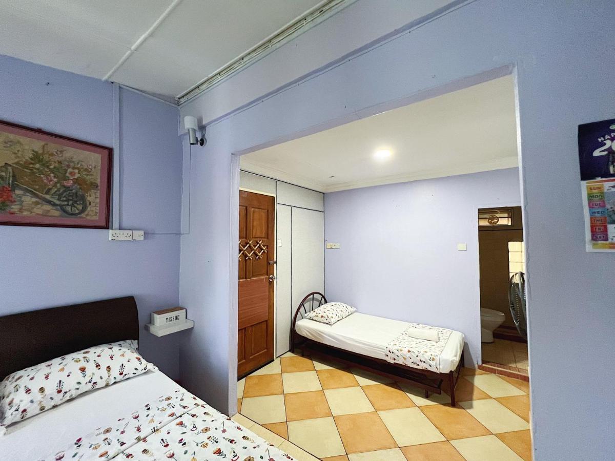 Merdeka Guest House 2 Kuching Exterior photo