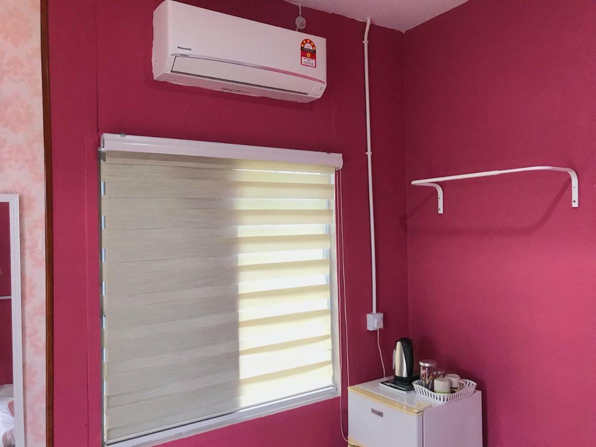 Merdeka Guest House 2 Kuching Exterior photo