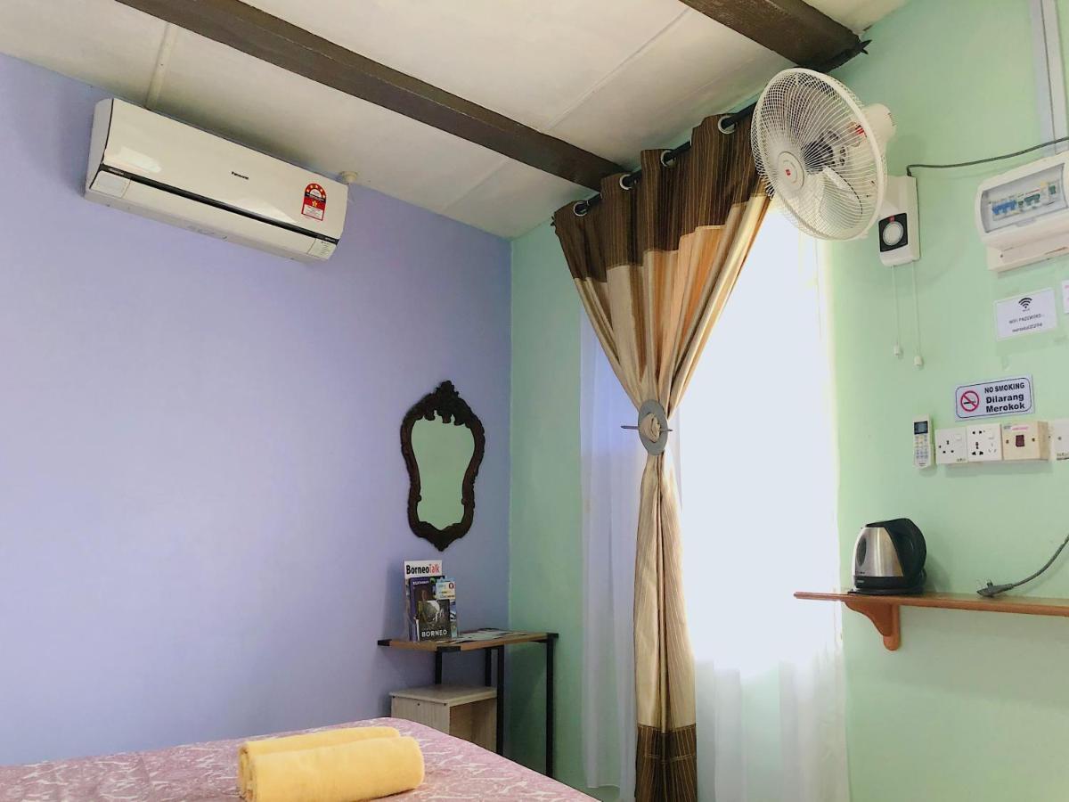 Merdeka Guest House 2 Kuching Exterior photo